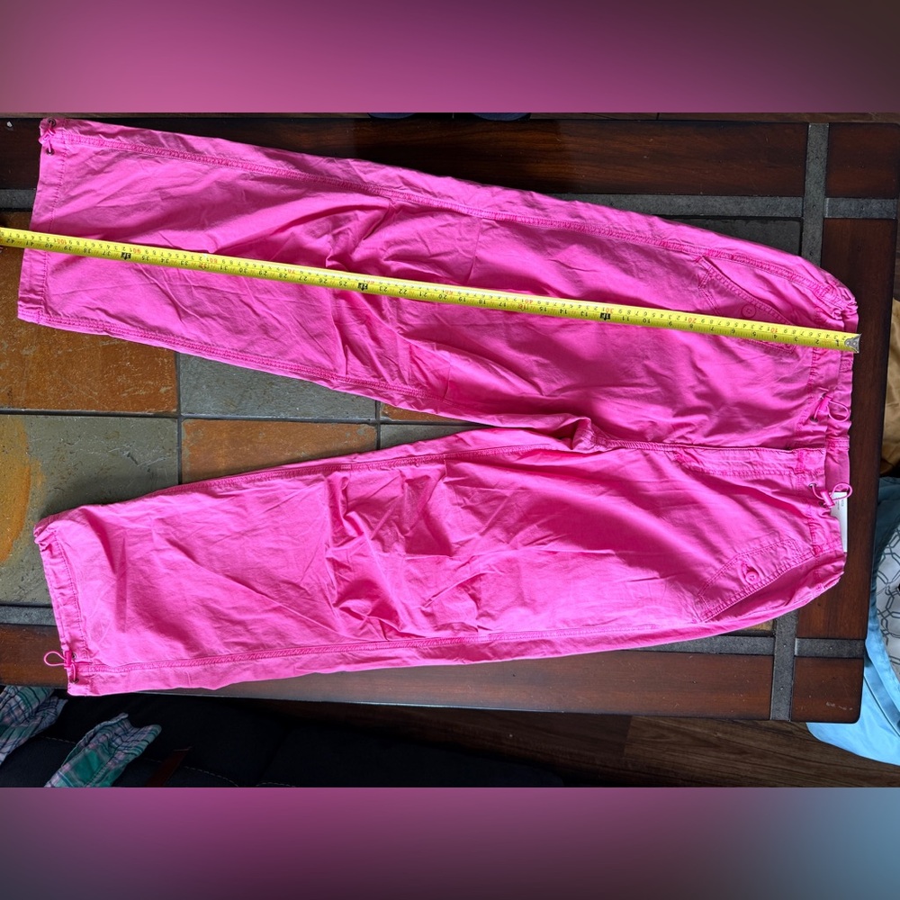 American Eagle stretch parachute pant medium Barbie pink oversized stretch 17”